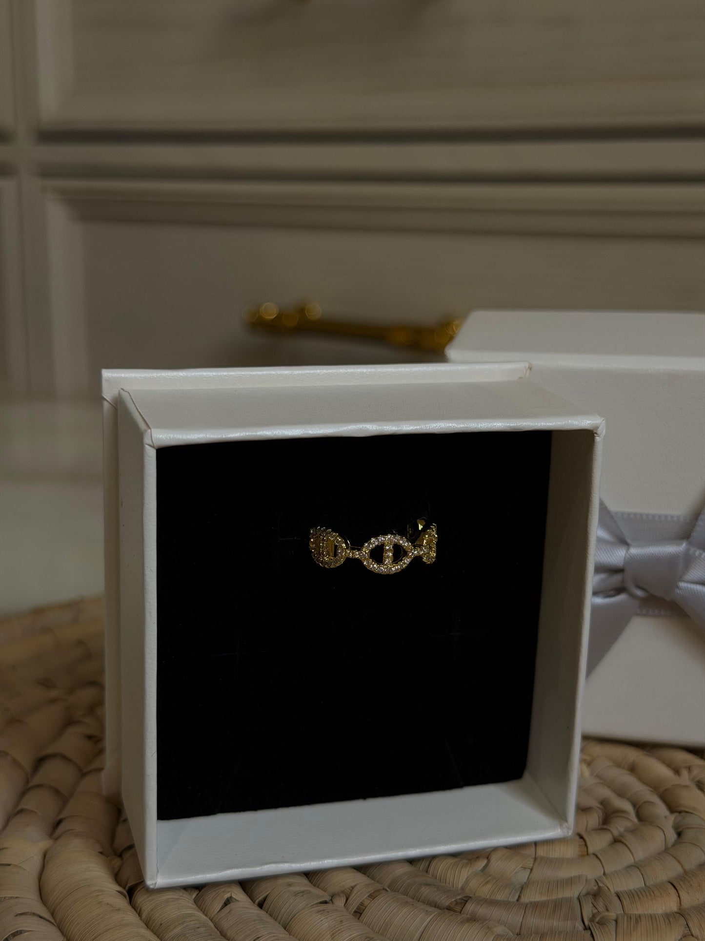 apm monaco- YACHT CLUB
Maille Marine Ring (with box & proper packaging)