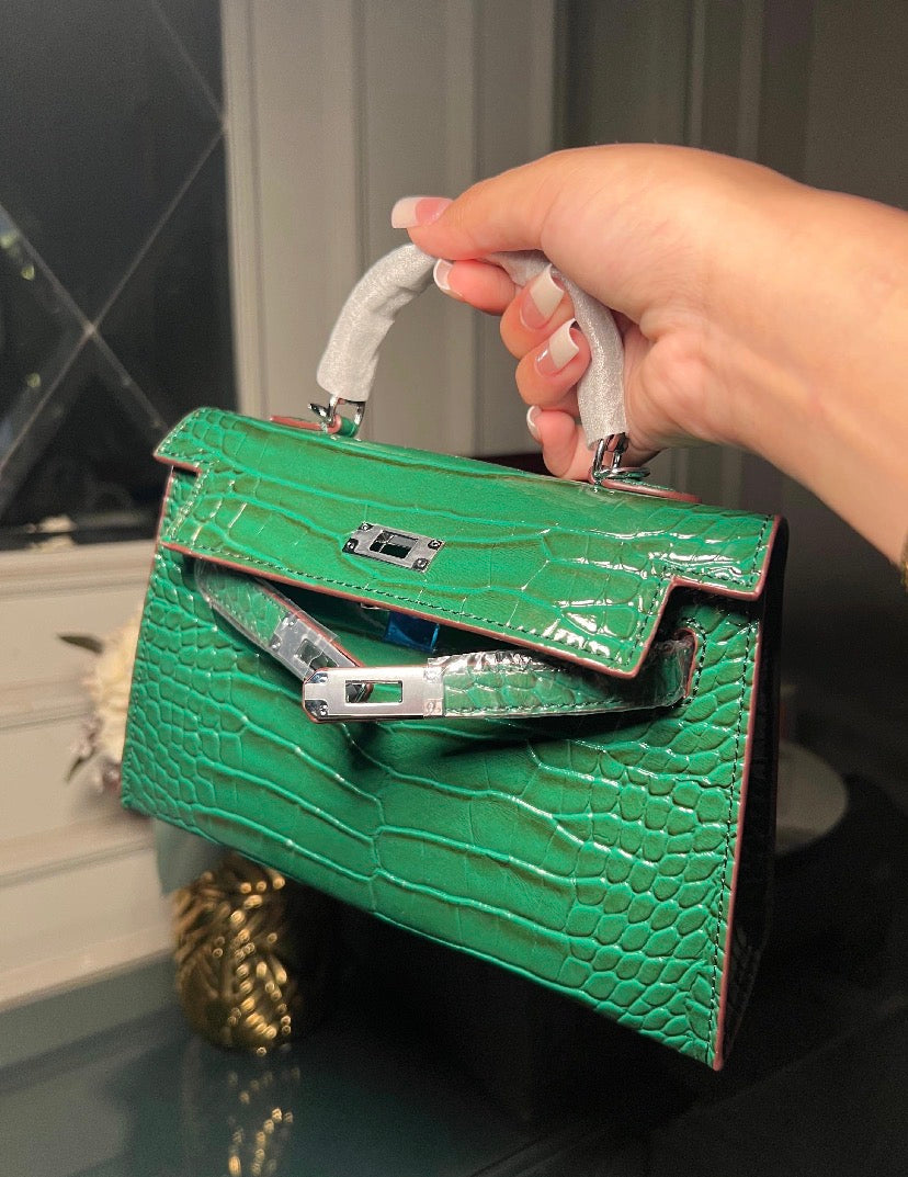 Textured mini Kelly birkin silver hardware (comes with proper packaging)