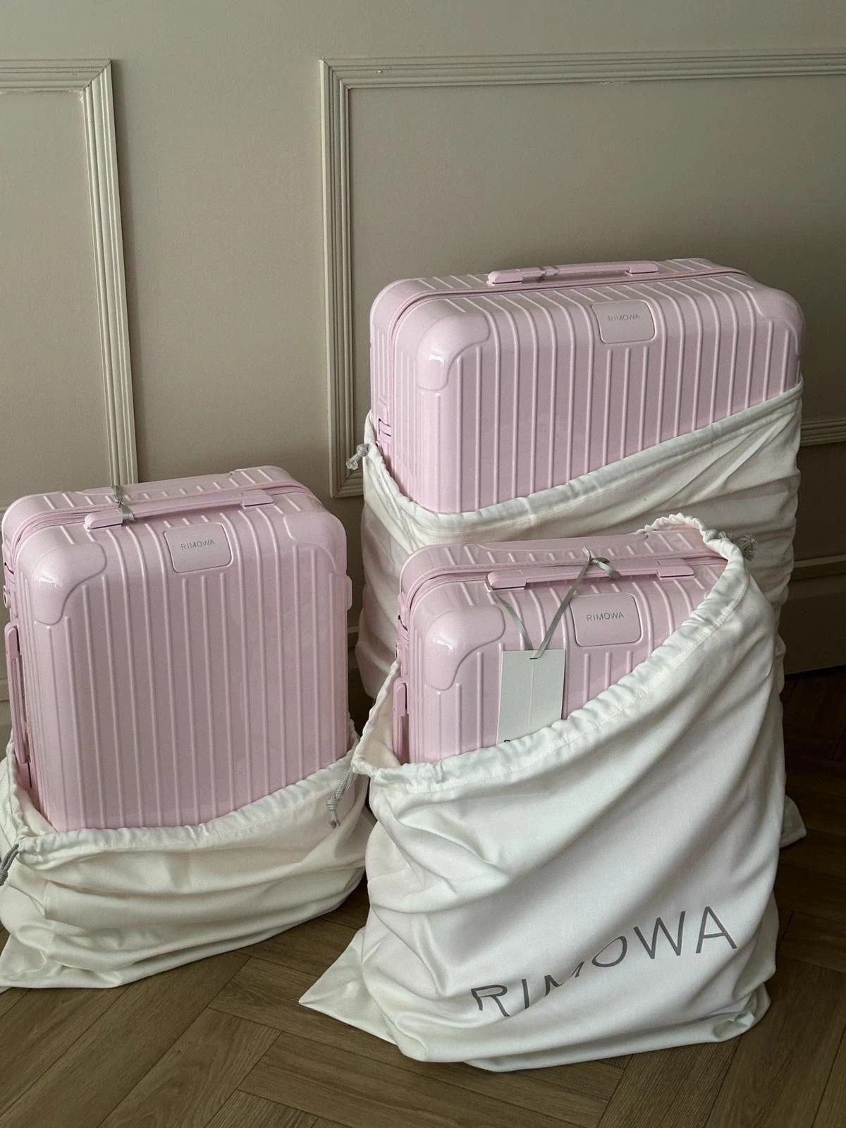 Rimova Suitcase 30 inches & 21 inches