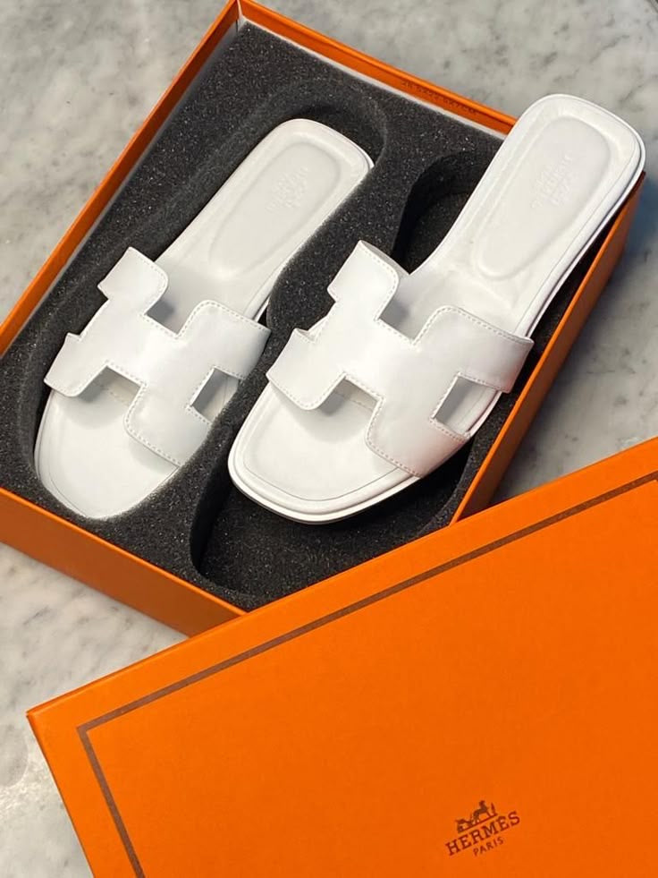 Hermes Flats (With box & Proper Brand Packaging)